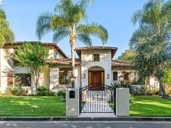 1439 Vine Ln