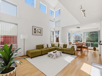 906 Vista Pointe Dr
