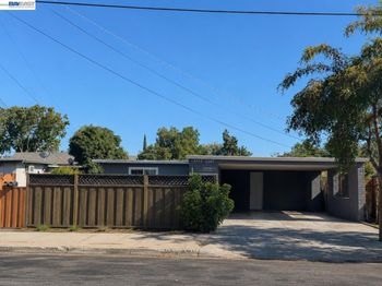 2243 Linden St