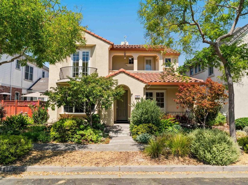 381 Hollister Ave, Alameda CA 94501