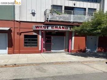 850 W Grand Ave