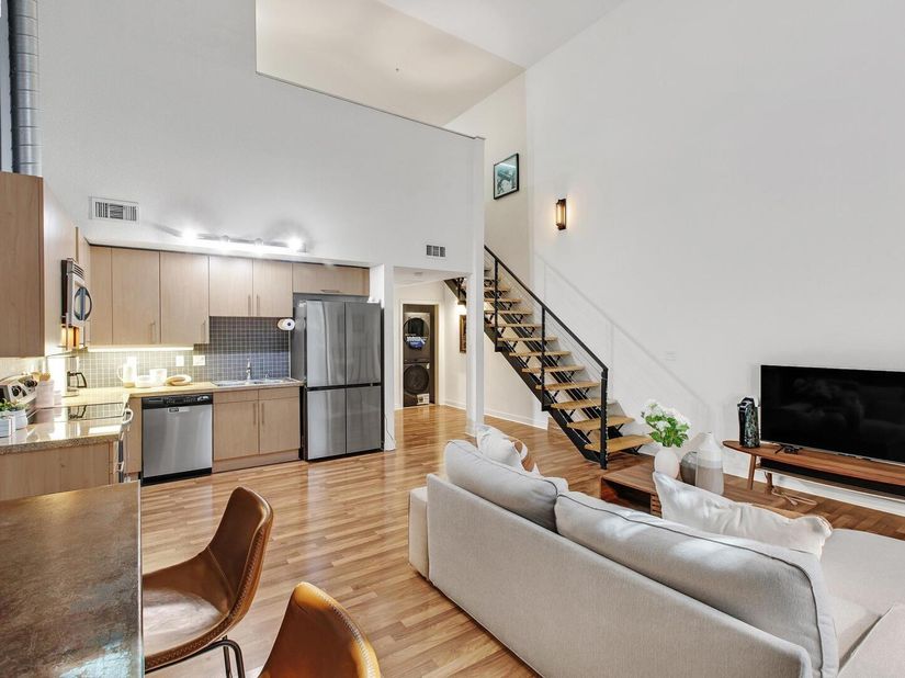 88 Bush St 2168, San Jose CA 95126