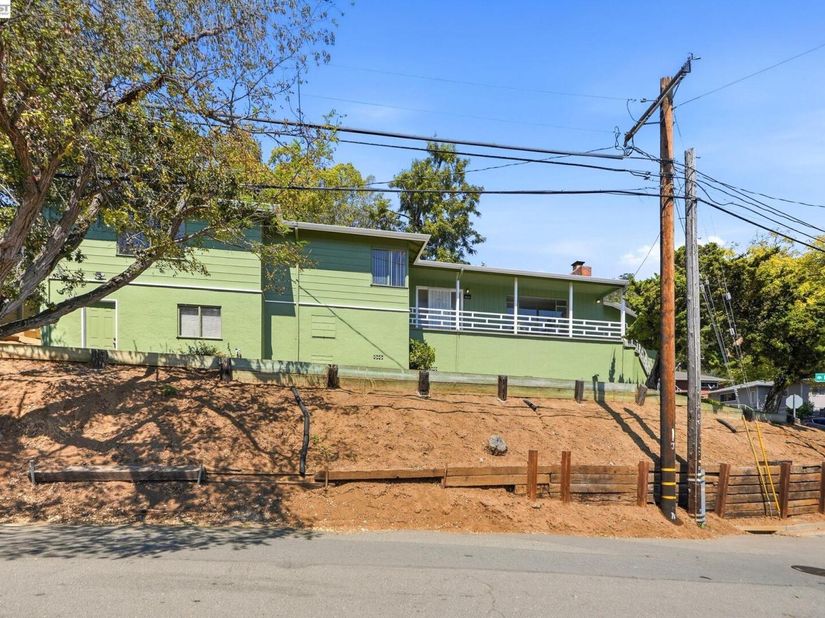 5760 Leona St, Oakland CA 94605