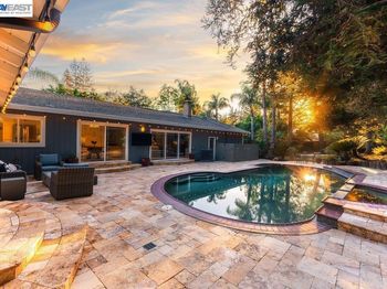 3081 Oakraider Dr