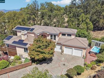 3906 Arbutus Ct