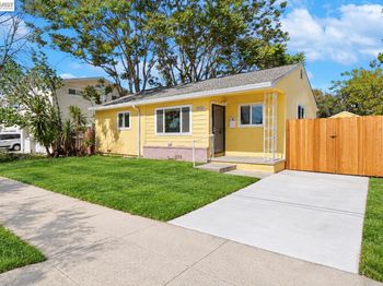 2056 Elm St
