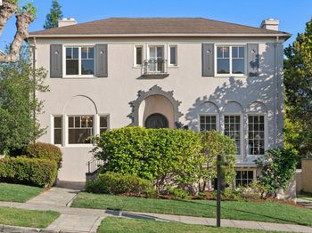 1021 Longridge Rd