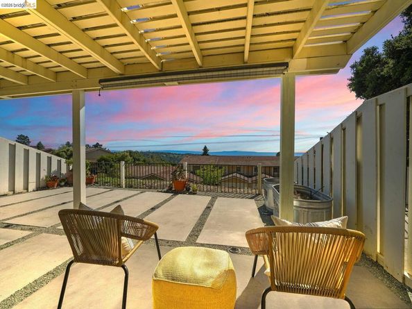 57 Thousand Oaks ST, Oakland CA 94605