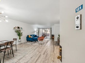 2121 Vale Rd