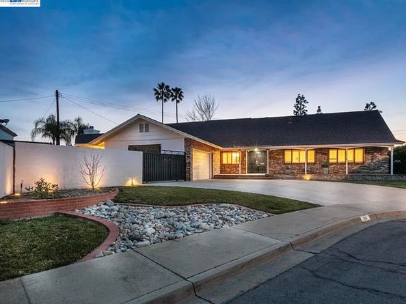 918 Saint Catherine Way, Claremont CA 91711