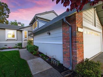 5943 Corte Arboles