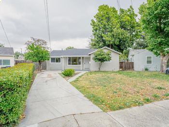 2465 Mountain View Dr
