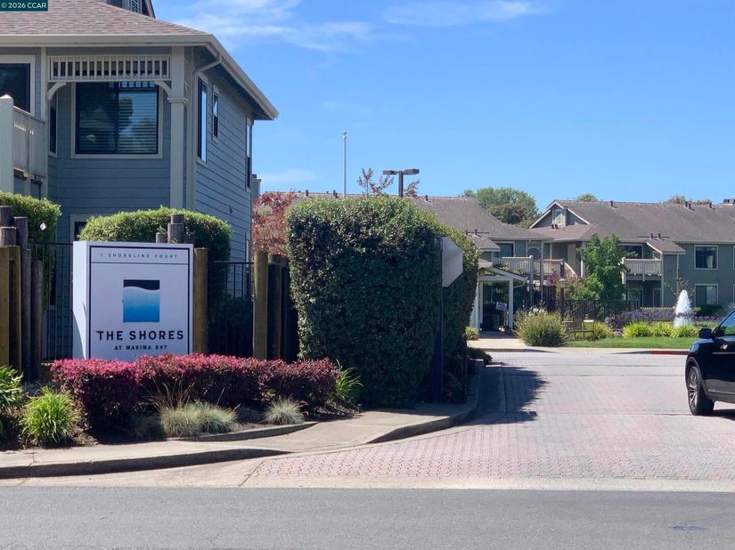 96 Lakeshore Ct, Richmond CA 94804