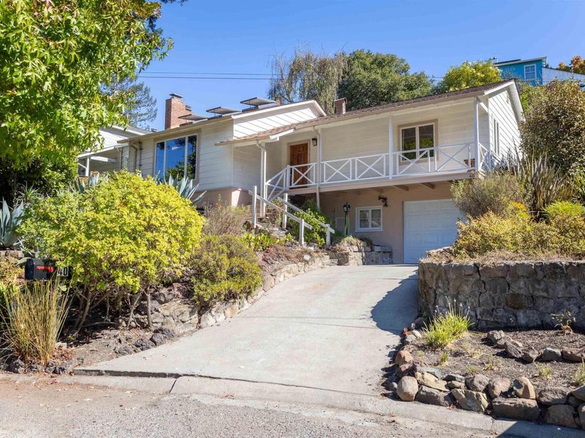 40 Harbord Ct, Oakland CA 94618