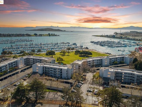 1205 Melville Sq 304, Richmond CA 94804