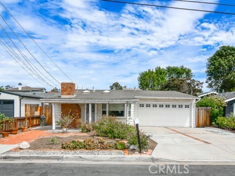 278 Santo Tomas, Costa Mesa CA 92627