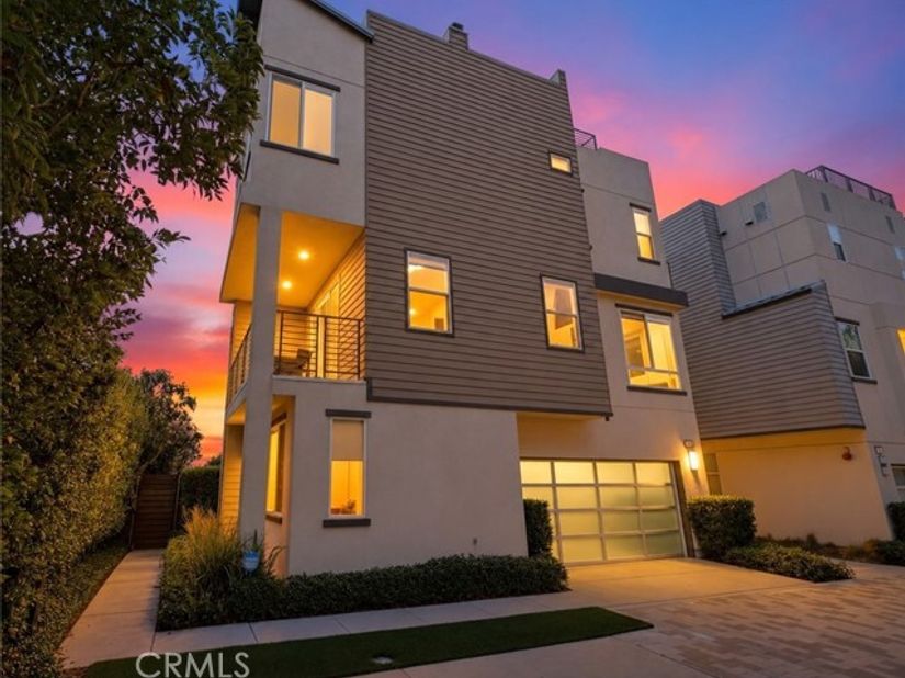 2125 Evans, Costa Mesa CA 92627