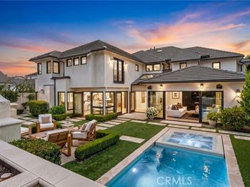 1807 Newport Hills