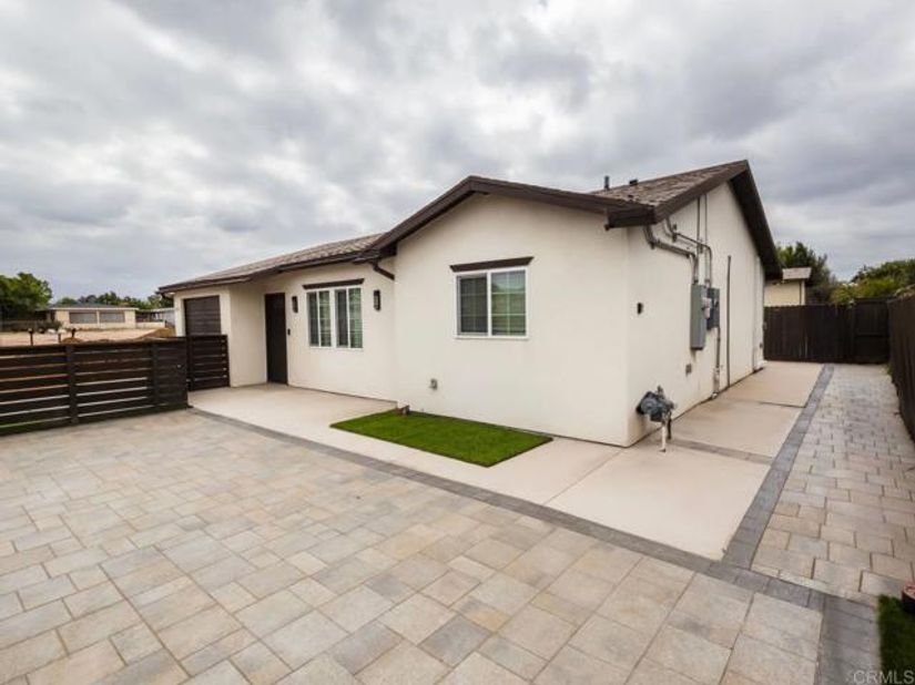 451 E LINCOLN Avenue, Escondido CA 92026