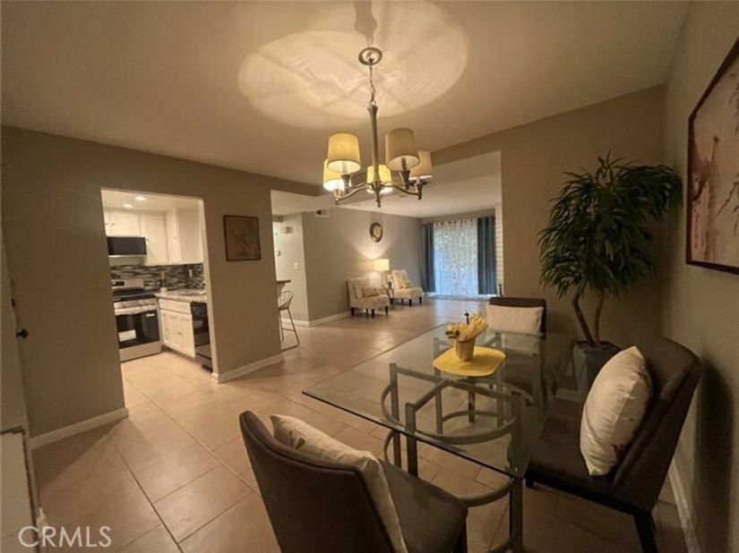 7800 Topanga Canyon 112, Canoga Park (los Angeles) CA 91304