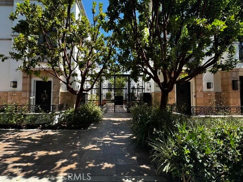288 S Oakland 103, Pasadena CA 91101