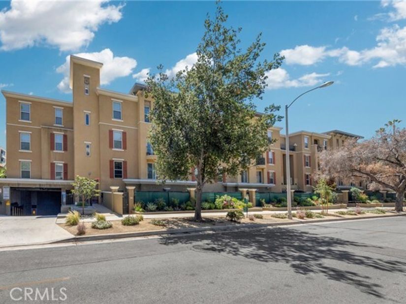 128 N Oak Knoll 111, Pasadena CA 91101