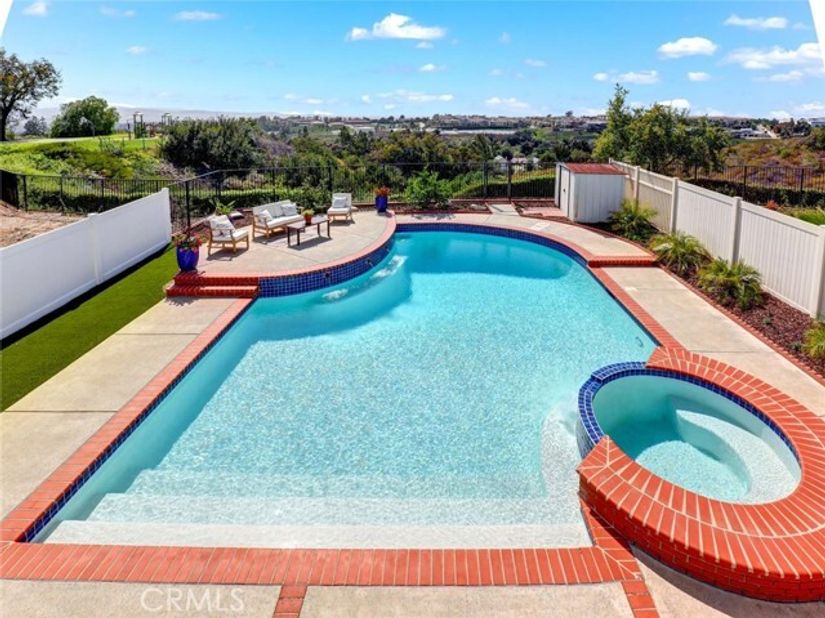 21095 Skylark Drive, Lake Forest (el Toro) CA 92630