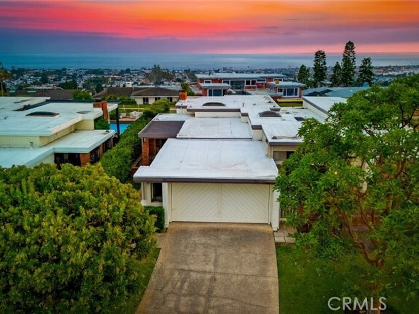 21 Beachcomber Drive, Corona Del Mar (newport Beach) CA 92625