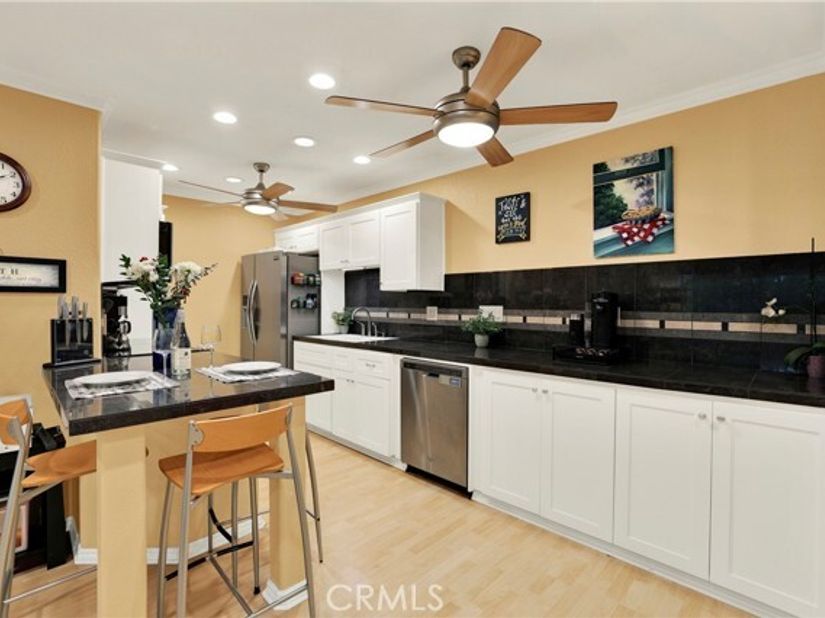 552 N Bellflower 303, Long Beach CA 90814