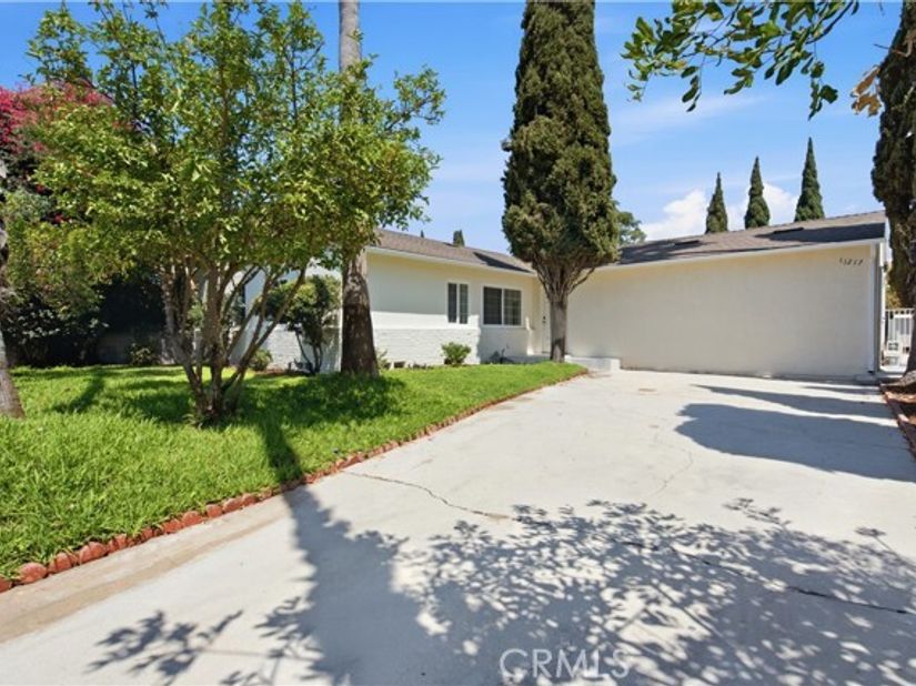 11215 Lull, Los Angeles CA 91352