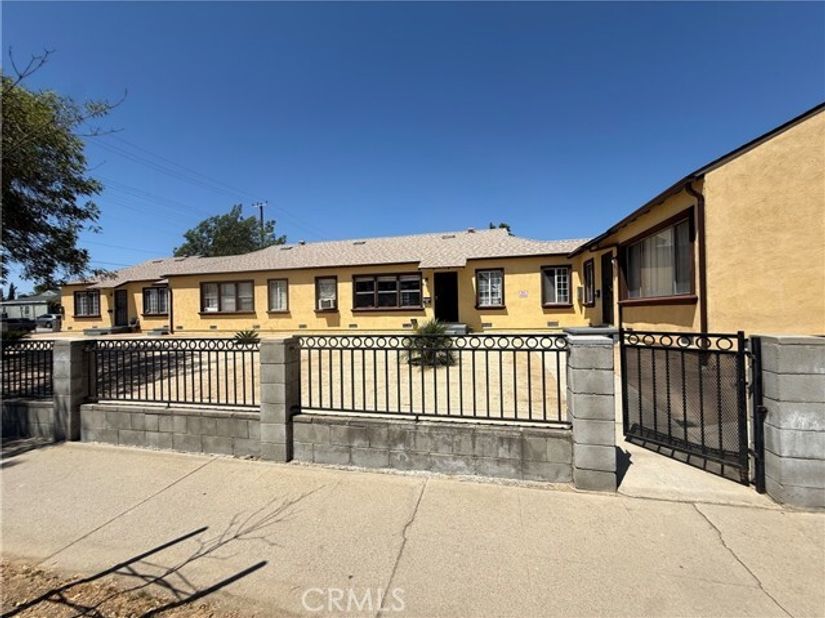 8100 De Garmo, Los Angeles CA 91352