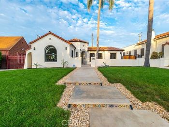 4832 S Victoria