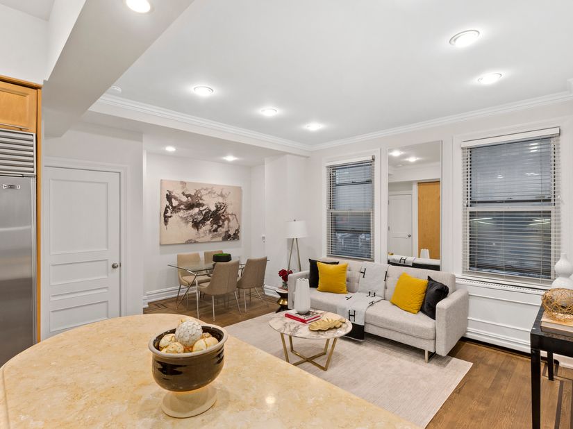 171 West 57th Street 2A, New York NY 10019