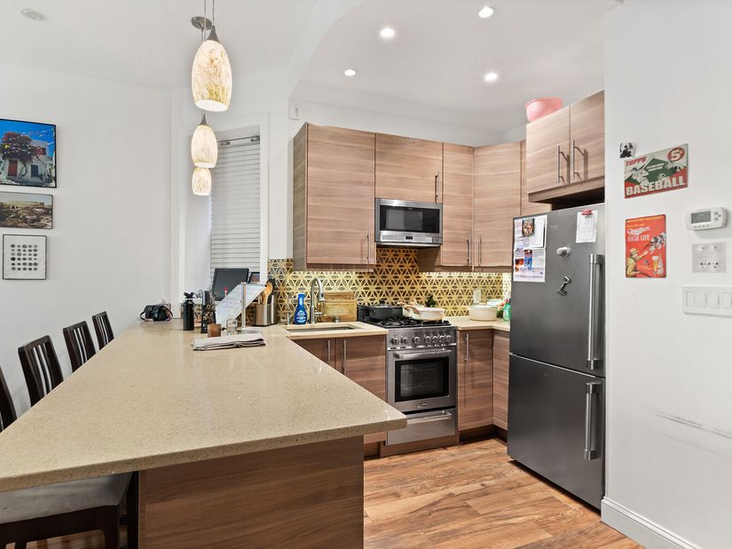 634 East 14th Street 4, New York NY 10009