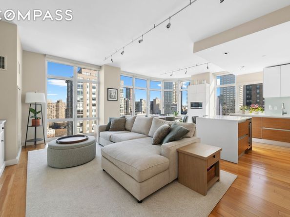 555 West 59th Street 25E, New York NY 10019