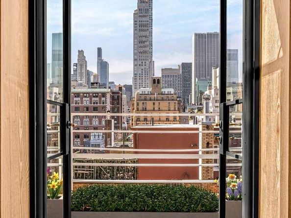 44 East 67th Street 11D, New York NY 10065