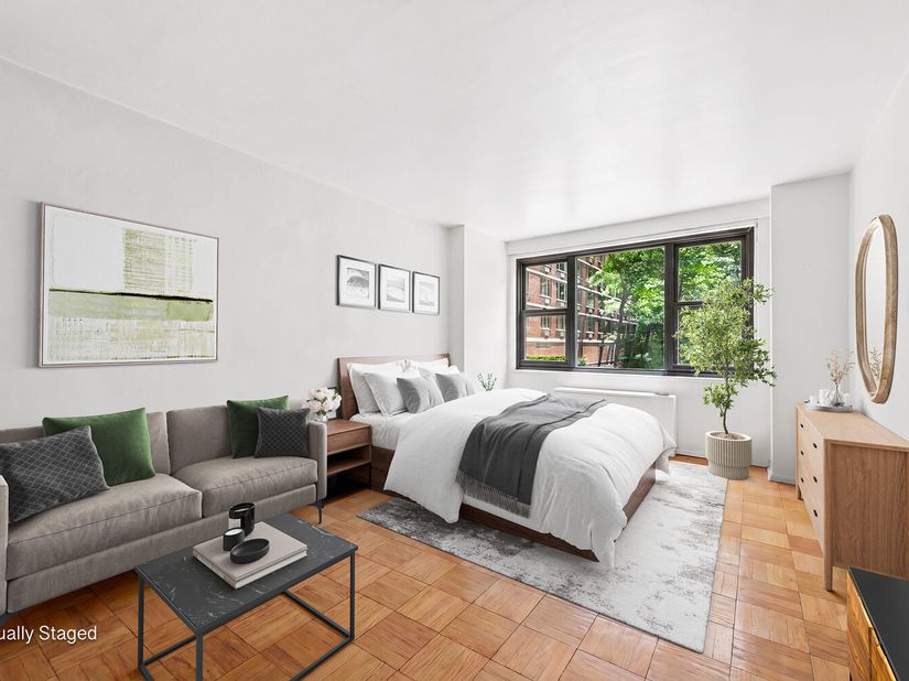 165 West 66th Street 3M, New York NY 10023