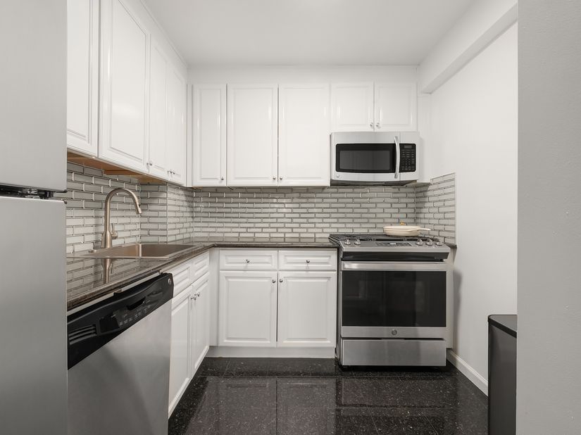 400 East 77th Street 6J, New York NY 10075