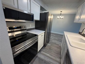 209 E Highline Circle