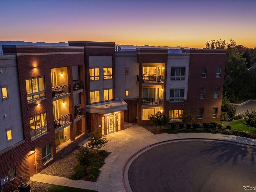 4885 S Monaco Street 101, Denver CO 80237