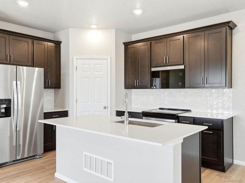 2177 E 164th Avenue, Thornton CO 80602