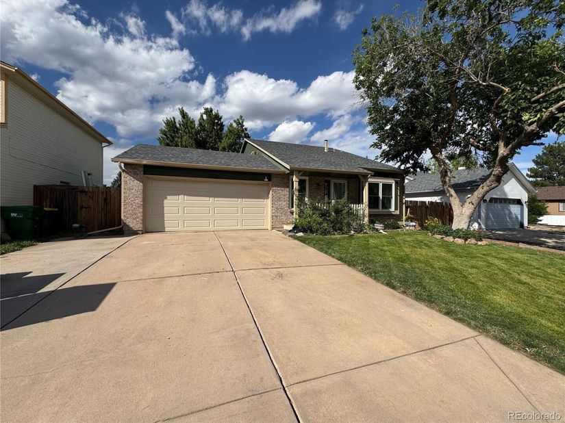 19727 E Oxford Drive, Aurora CO 80013