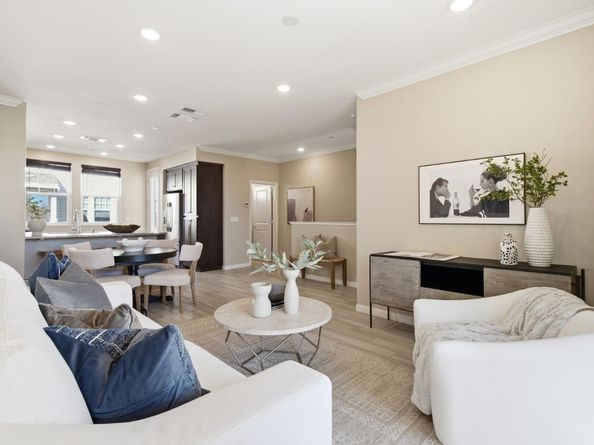 394 Circuit Way, Mountain View CA 94043