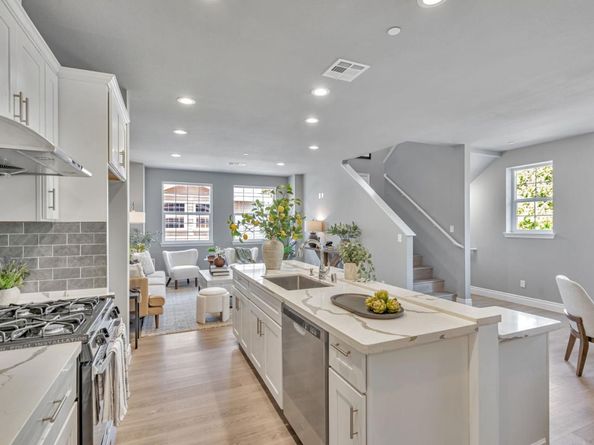 807 Maybeck Place, Hayward CA 94544