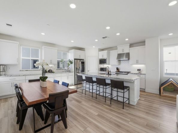 9263 Vista Cove Way, Newark CA 94560