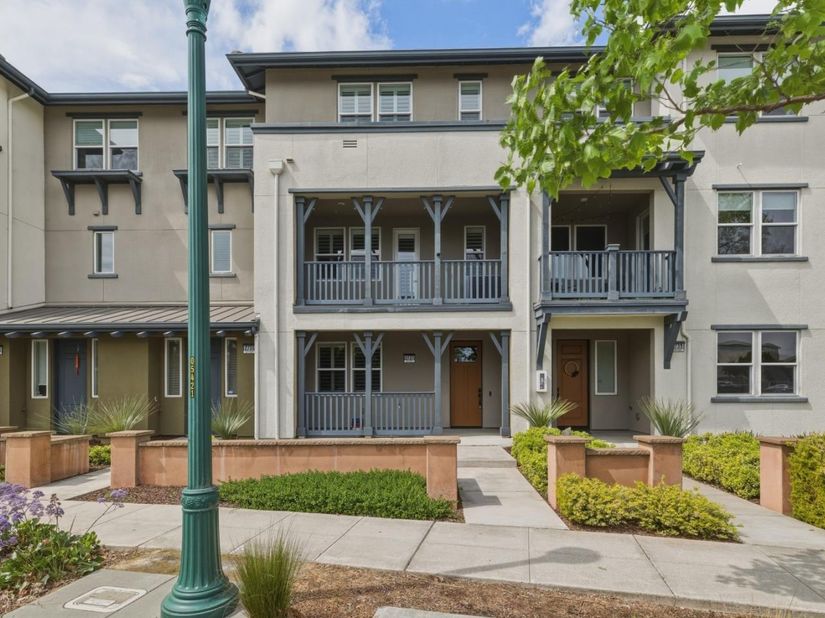2737 5th Street, Alameda CA 94501