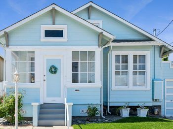 221 Poplar Avenue