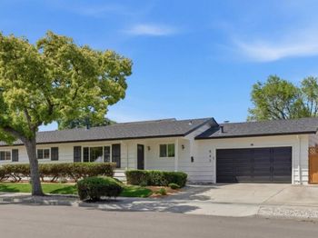 843 Hibiscus Lane