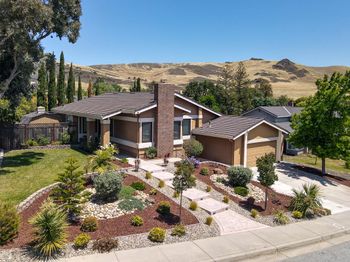473 Archglen Way
