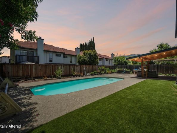760 W 9th Street, Gilroy CA 95020